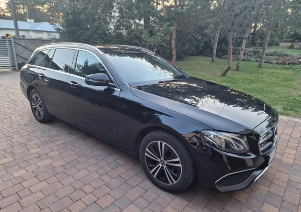 Mercedes-Benz Klasa E cena 88900 przebieg: 275000, rok produkcji 2020 z Otwock małe 466
